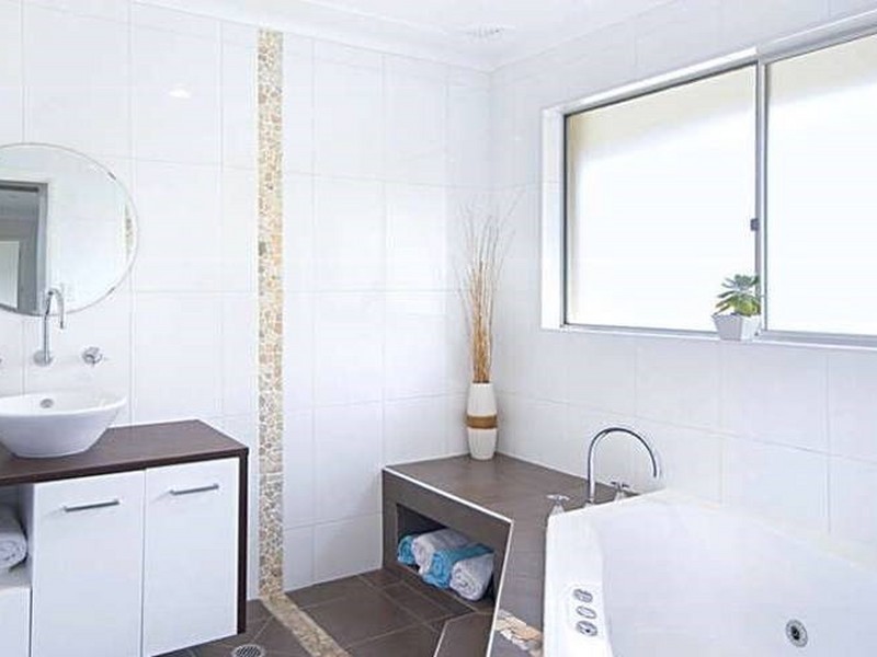 1/2 Brentwood Avenue, Point Clare NSW 2250