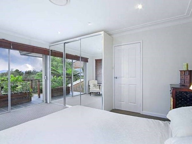 1/2 Brentwood Avenue, Point Clare NSW 2250