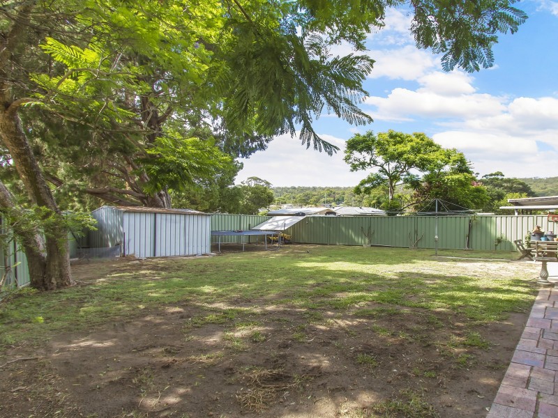 2 Sunshine Drive, Point Clare NSW 2250