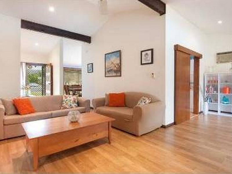 13 Bel Hilton Parade, West Gosford NSW 2250