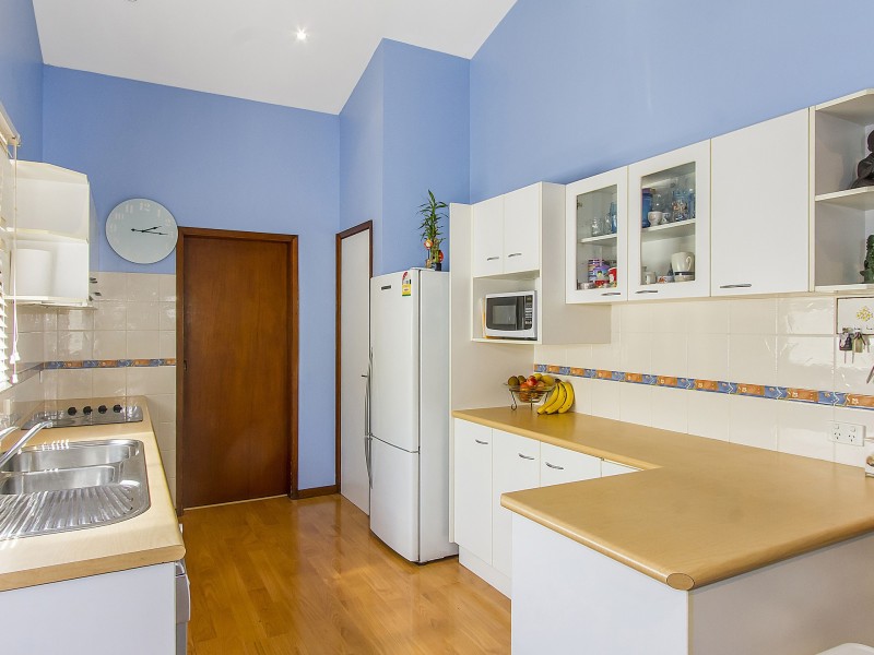 13 Bel Hilton Parade, West Gosford NSW 2250