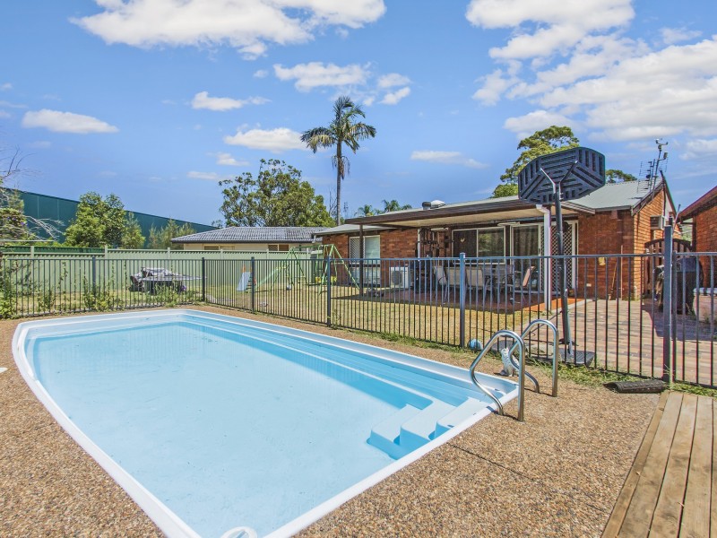 13 Bel Hilton Parade, West Gosford NSW 2250