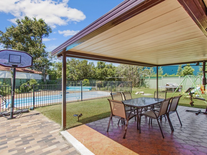 13 Bel Hilton Parade, West Gosford NSW 2250