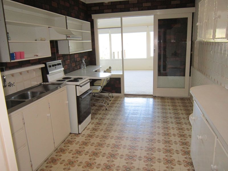 51 Caroline Street, East Gosford NSW 2250