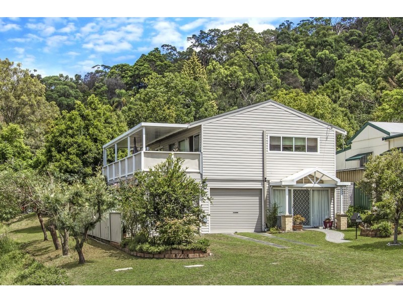16 Talinga Avenue, Point Clare NSW 2250