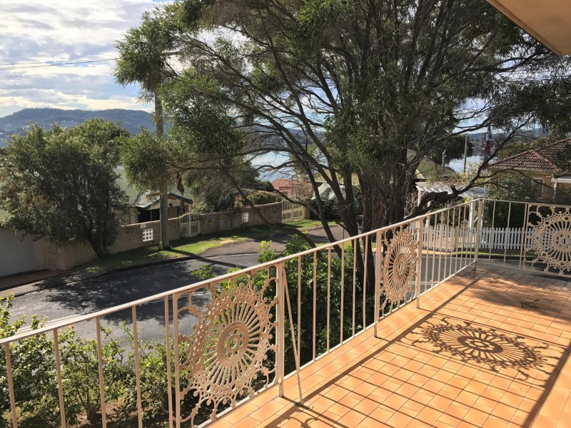 17 Alukea Avenue, Point Clare NSW 2250