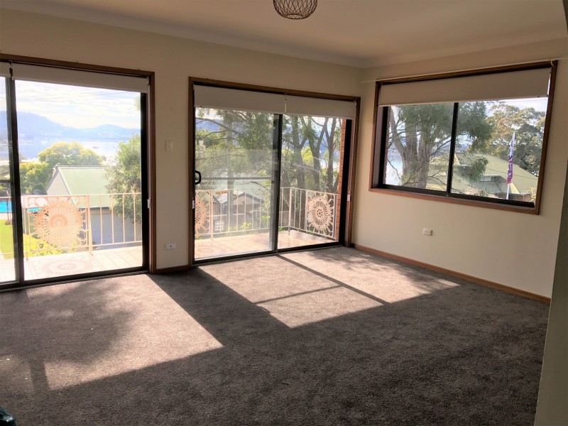 17 Alukea Avenue, Point Clare NSW 2250