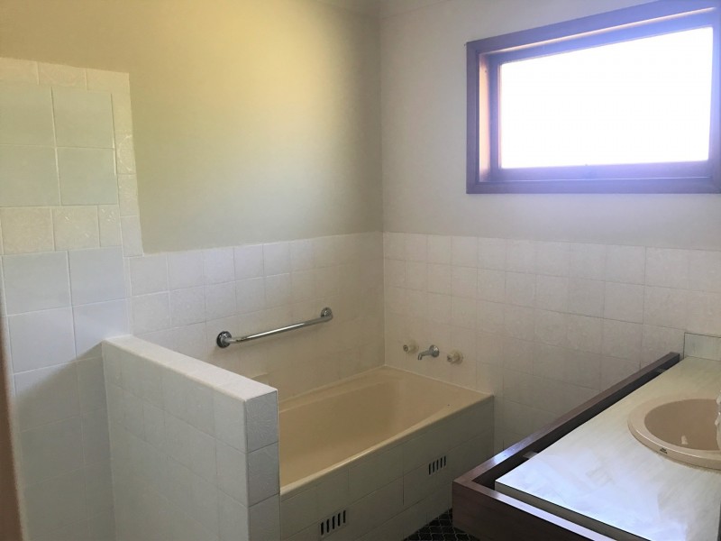 38 Walker Road, Wyoming NSW 2250