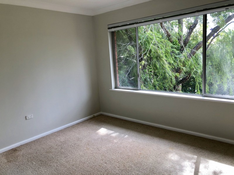 33a Nioka Avenue, Point Clare NSW 2250