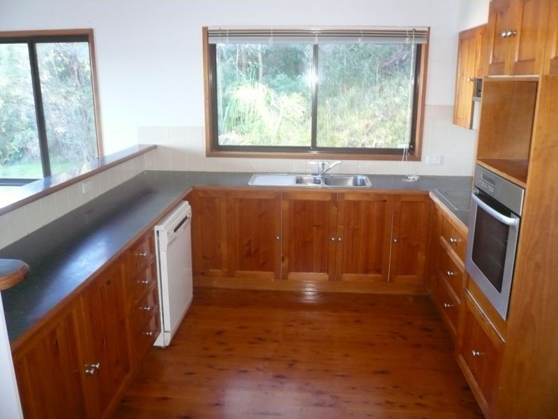 31 Scott Street, Point Clare NSW 2250