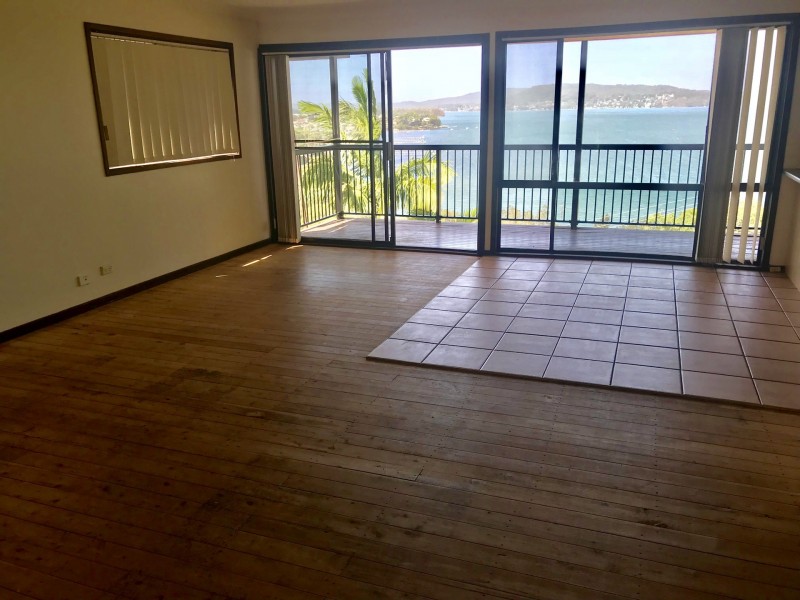 12 SANDSTONE CRESCENT, Tascott NSW 2250