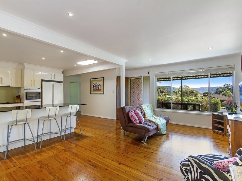 14 Priestley Parade, Point Clare NSW 2250