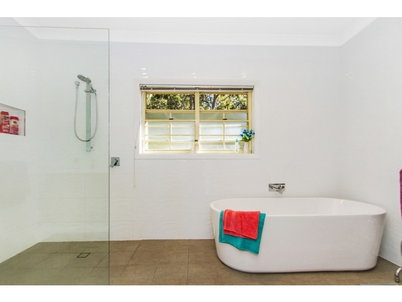 5 Jacaranda Crescent, Tascott NSW 2250