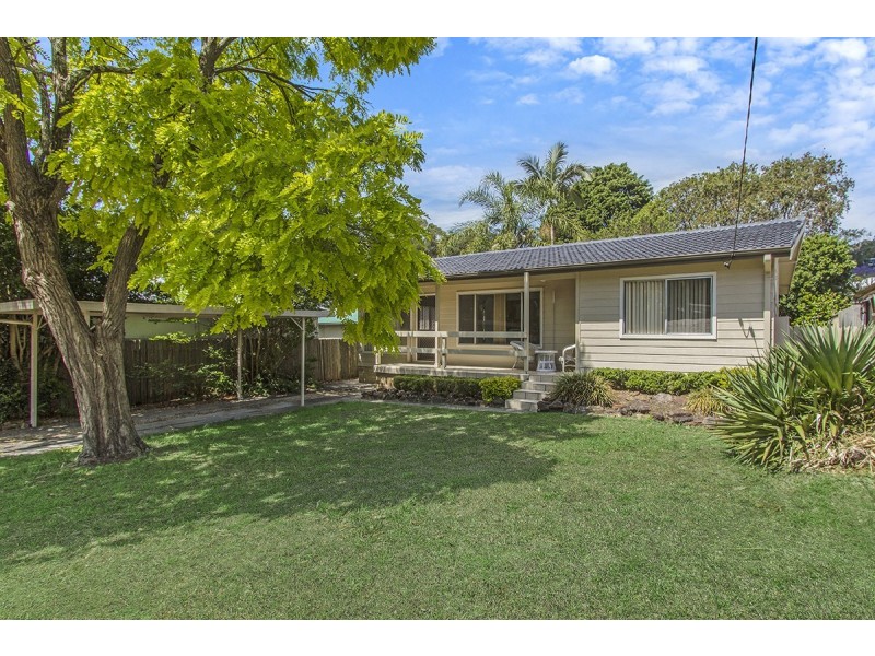 2 Koolinda Ave, Point Clare NSW 2250