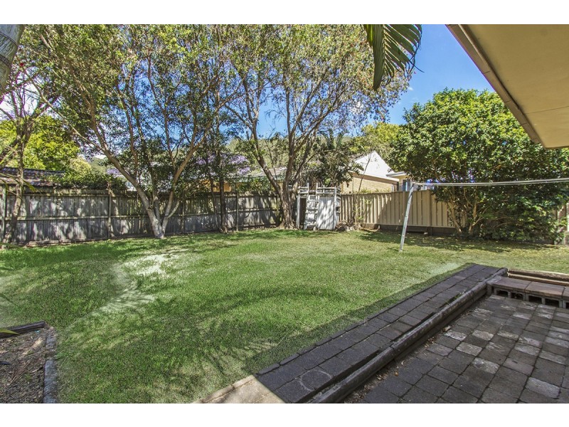 2 Koolinda Ave, Point Clare NSW 2250