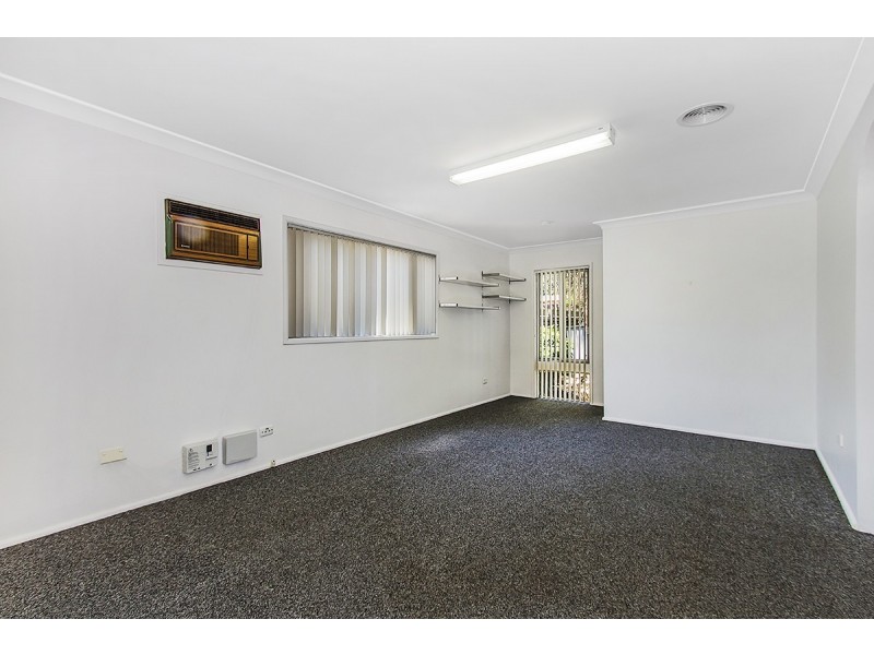 2 Koolinda Ave, Point Clare NSW 2250