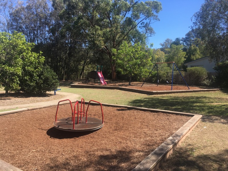 2 Koolinda Ave, Point Clare NSW 2250