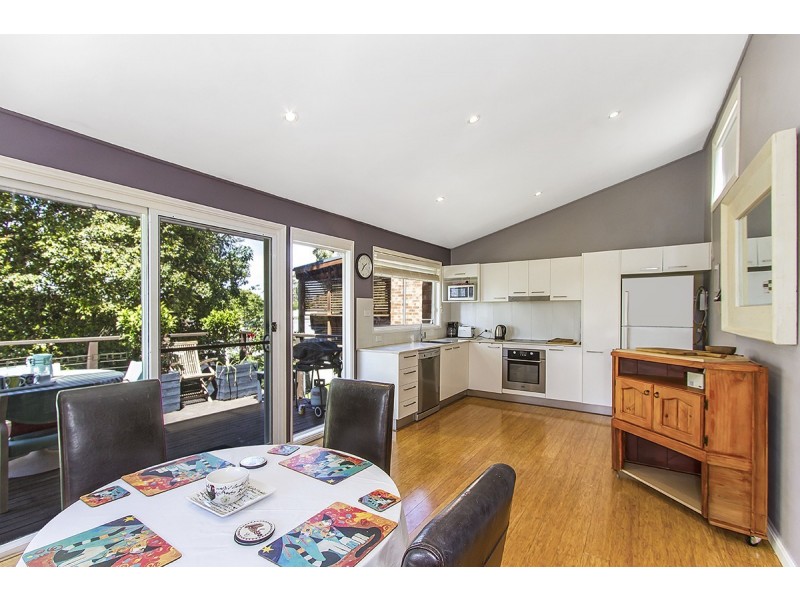 2/156a Brisbane Water Drive, Point Clare NSW 2250