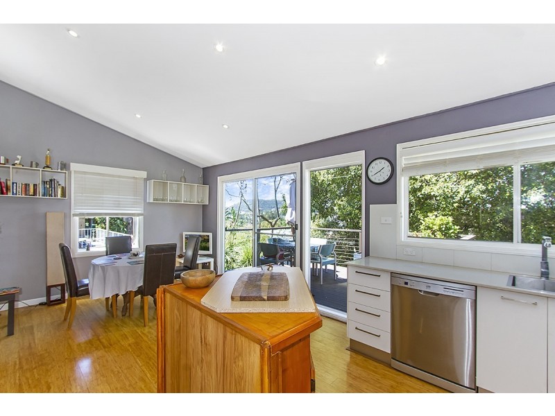 2/156a Brisbane Water Drive, Point Clare NSW 2250