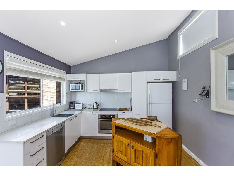 2/156a Brisbane Water Drive, Point Clare NSW 2250