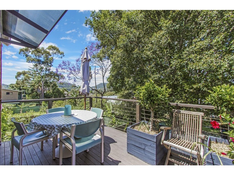 2/156a Brisbane Water Drive, Point Clare NSW 2250