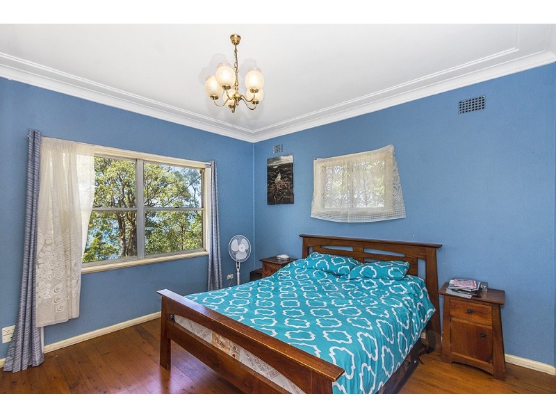 109 Brisbane Water Dr (Entry via Penang St), Point Clare NSW 2250