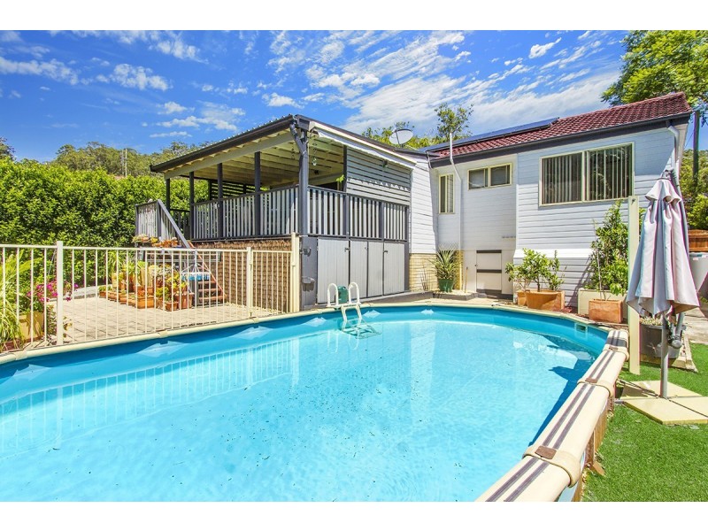 18 Grace Avenue, Point Clare NSW 2250