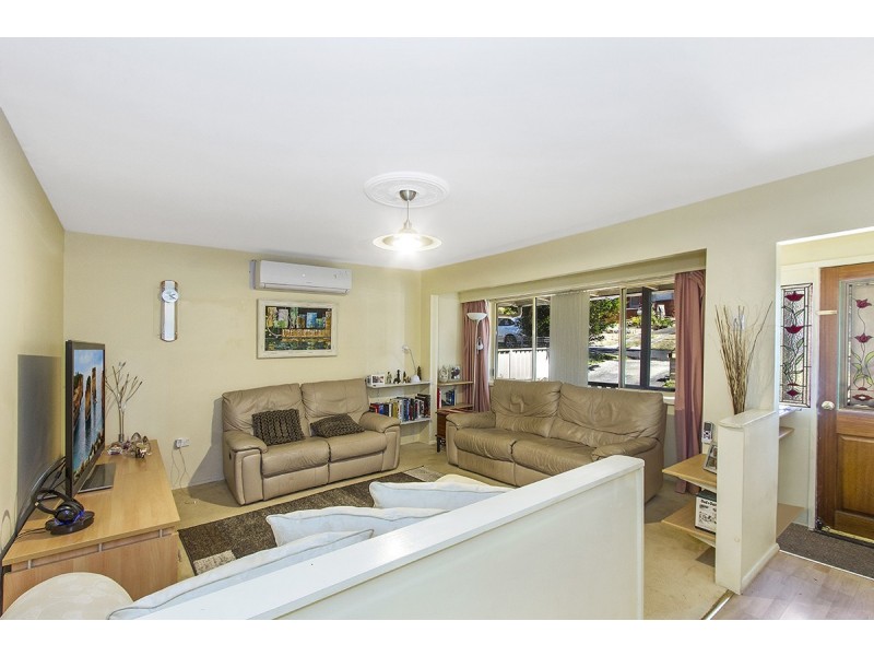 18 Grace Avenue, Point Clare NSW 2250
