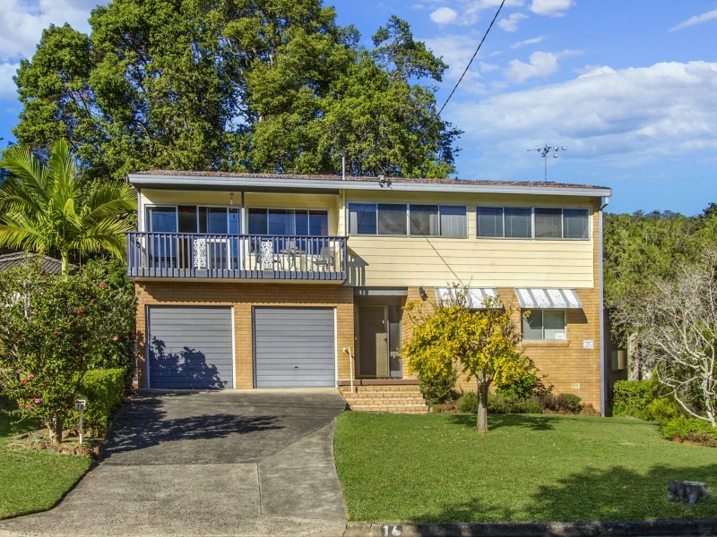 16 Priestley Parade, Point Clare NSW 2250