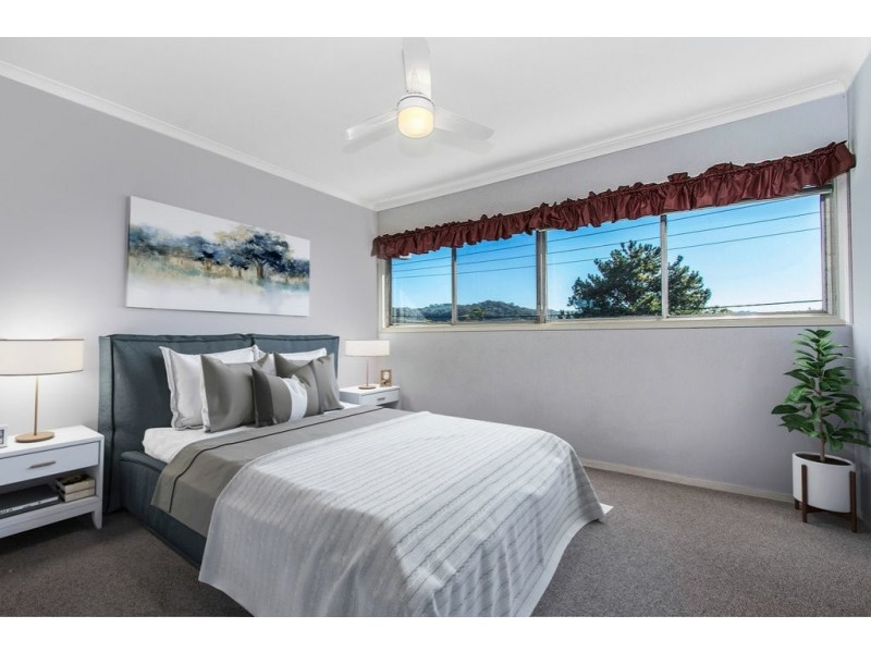 16 Priestley Parade, Point Clare NSW 2250