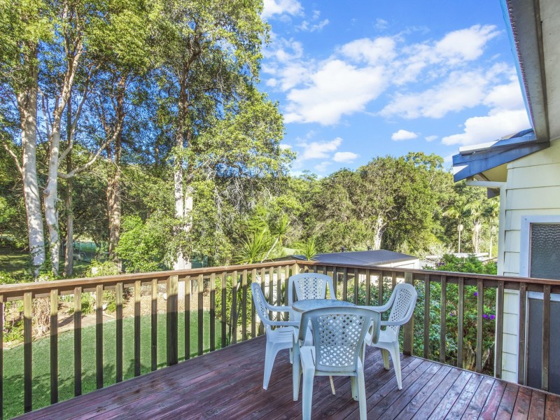 16 Priestley Parade, Point Clare NSW 2250