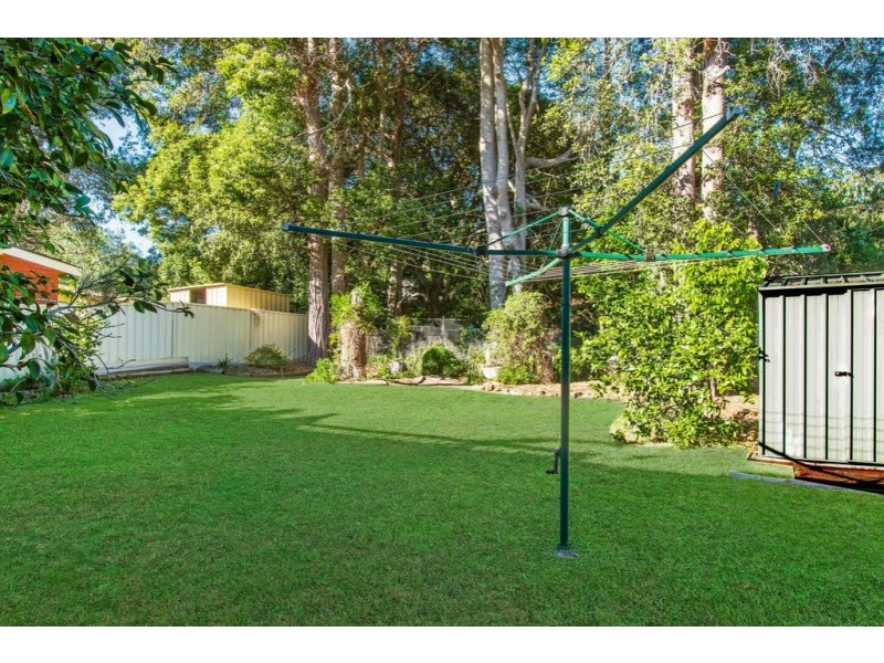 16 Priestley Parade, Point Clare NSW 2250