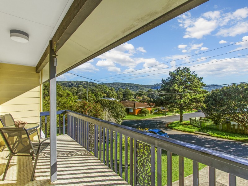 16 Priestley Parade, Point Clare NSW 2250