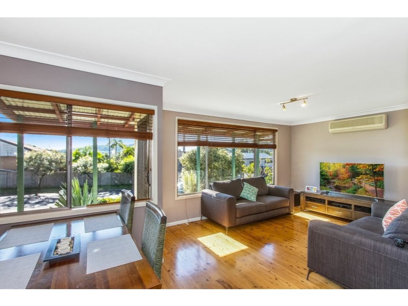 4 Welwyn Grove, Point Clare NSW 2250