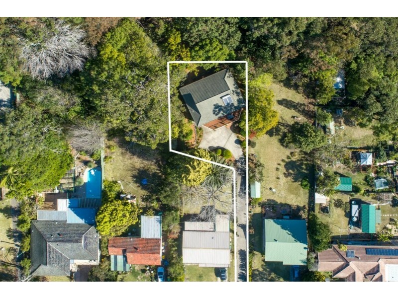 37a Nioka Avenue, Point Clare NSW 2250