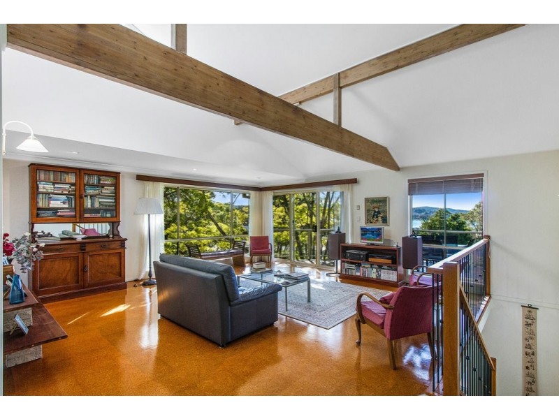 37a Nioka Avenue, Point Clare NSW 2250