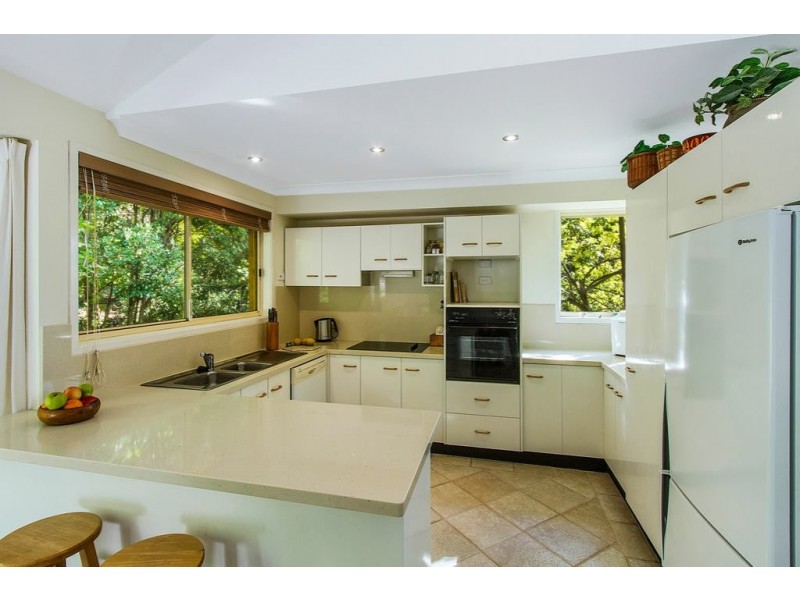 37a Nioka Avenue, Point Clare NSW 2250