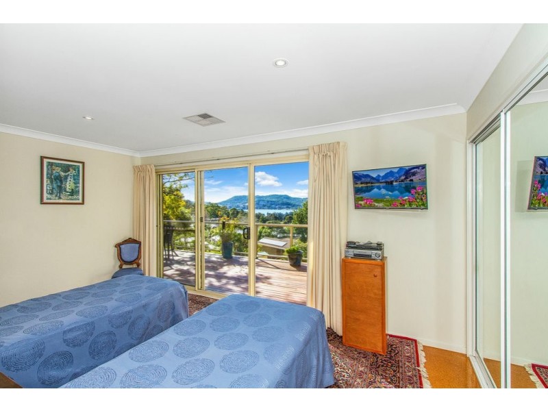 37a Nioka Avenue, Point Clare NSW 2250