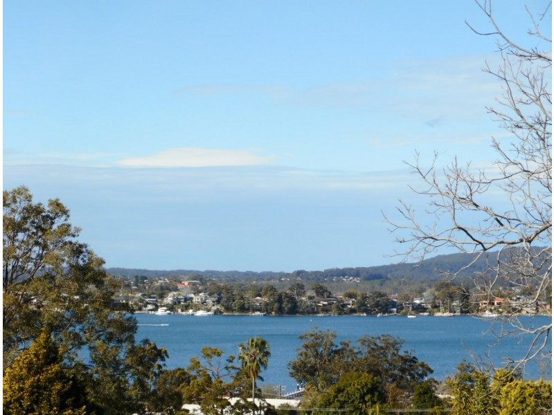 37a Nioka Avenue, Point Clare NSW 2250