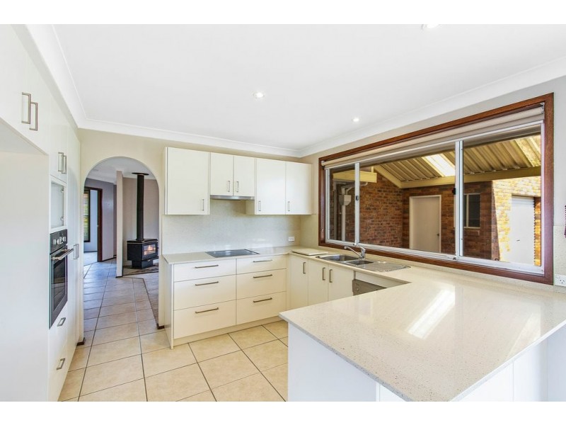 16 Conroy Crescent, Kariong NSW 2250