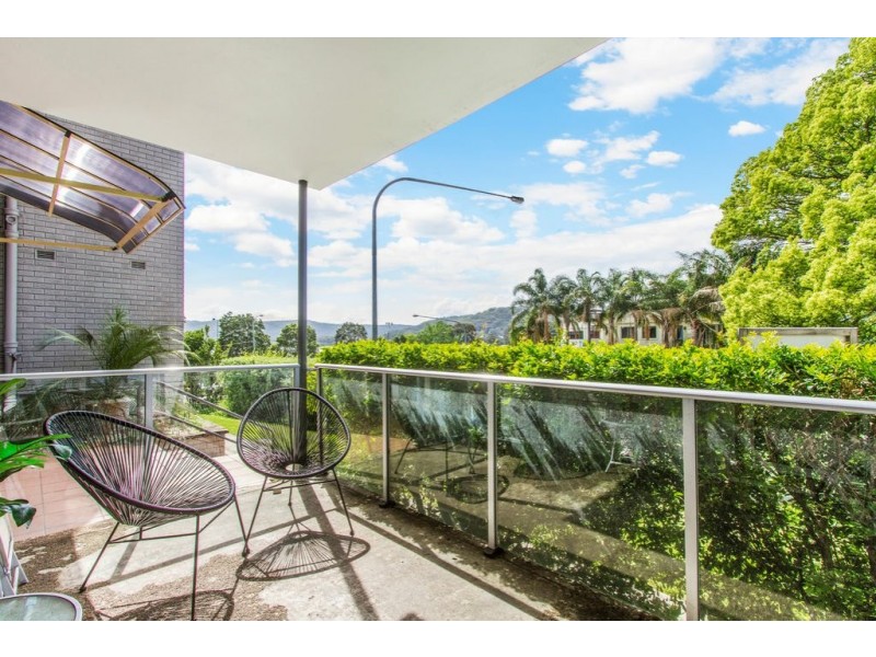 2/39 Masons Pde, Gosford NSW 2250