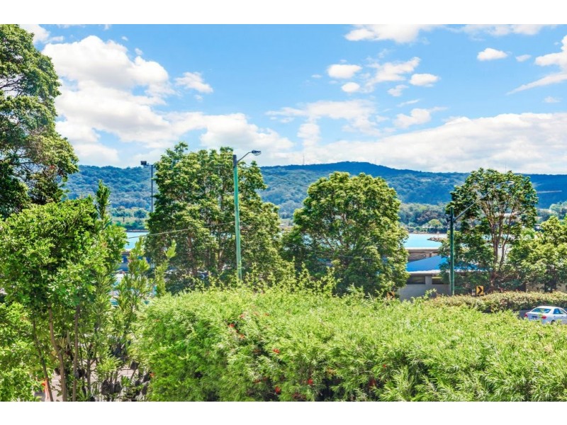 2/39 Masons Pde, Gosford NSW 2250