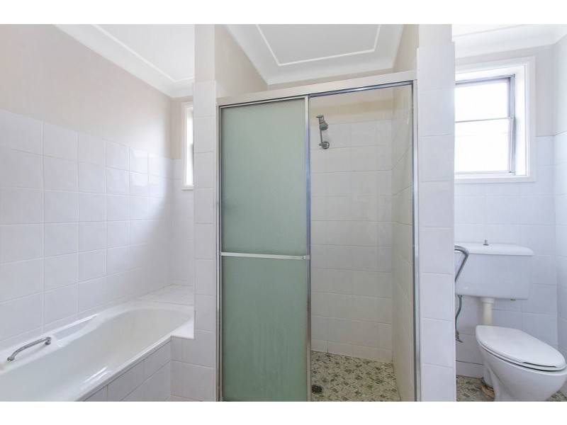 145 Brisbane Water Drive, Point Clare NSW 2250