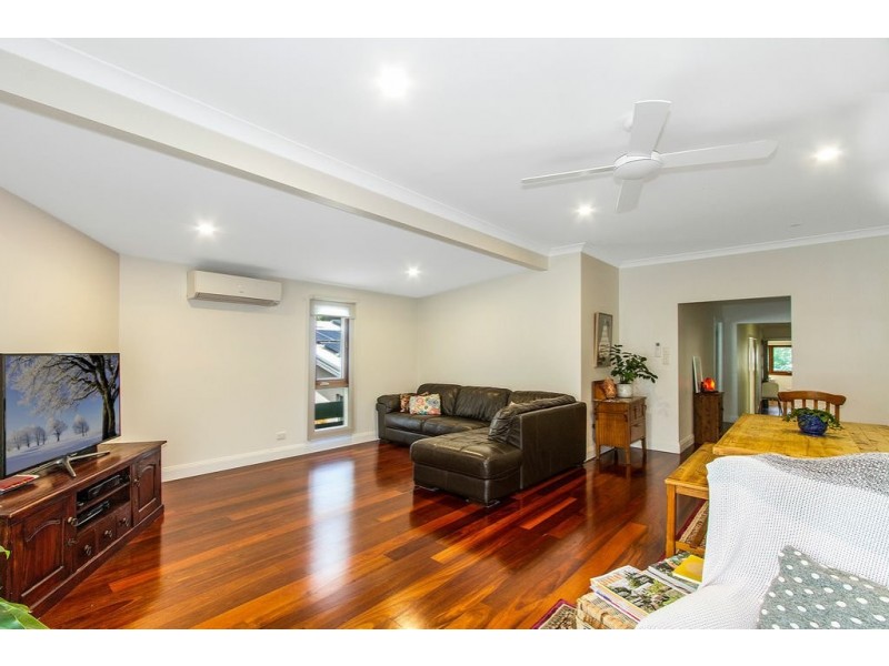 26 Scott Street, Point Clare NSW 2250