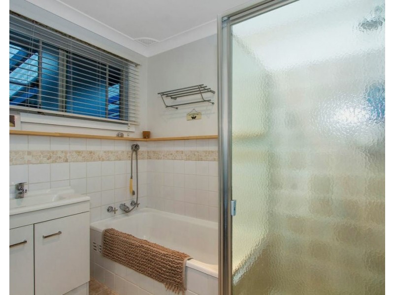 4 Gull Place, Tascott NSW 2250