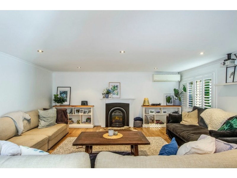 2/156a Brisbane Water Drive, Point Clare NSW 2250