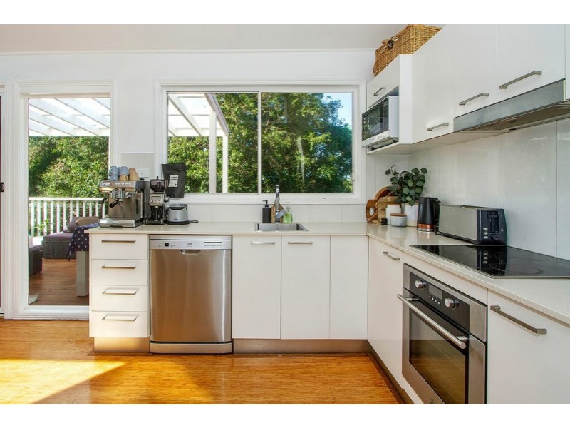 2/156a Brisbane Water Drive, Point Clare NSW 2250