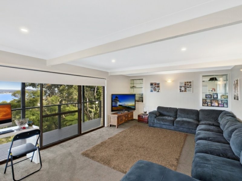 30 Penang Street, Point Clare NSW 2250