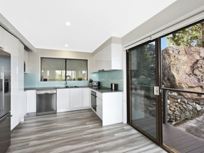 30 Penang Street, Point Clare NSW 2250