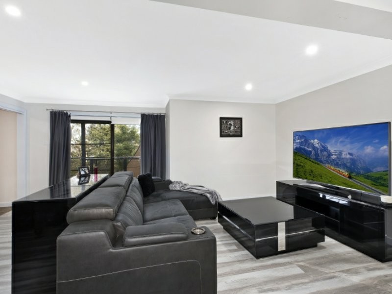 30 Penang Street, Point Clare NSW 2250